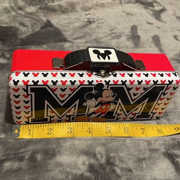 NWT’s Mickey Mouse global icon tin toolbox- w/black plastic handle - Picture 8 of 10